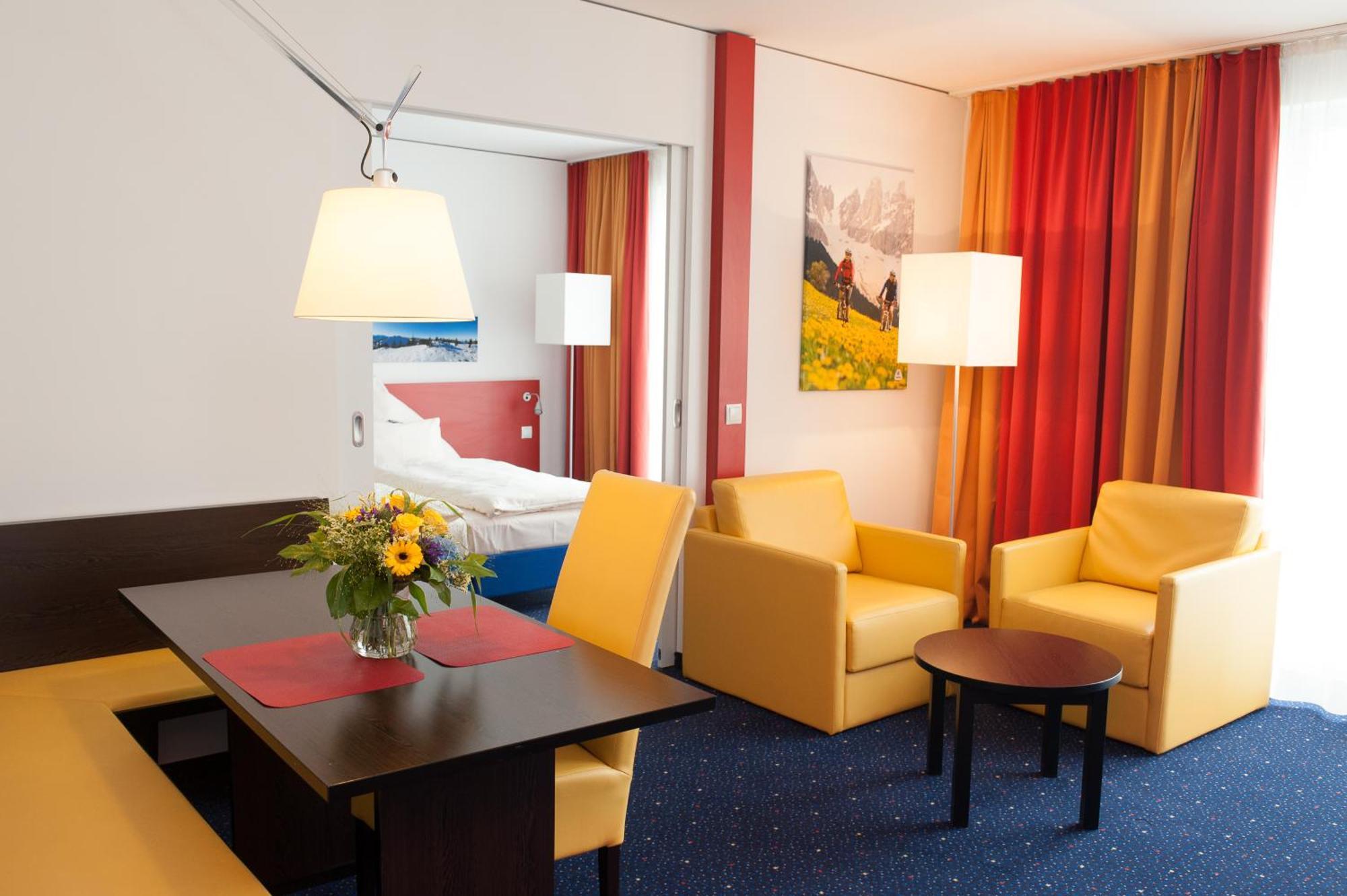 Stay2Munich Hotel & Serviced Apartments Brunnthal Exterior photo