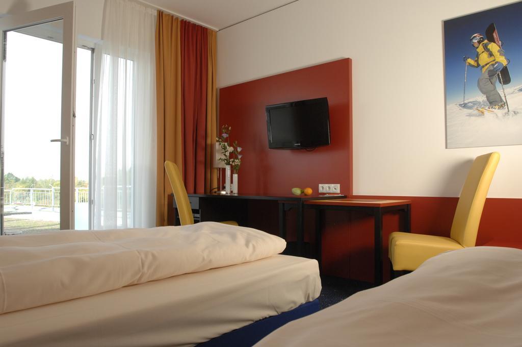 Stay2Munich Hotel & Serviced Apartments Brunnthal Exterior photo